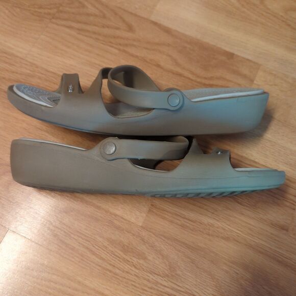 Crocs Patricia Wedge Sandals Womens 12 Tan Slip On Slides Strappy Comfort - Picture 4 of 6